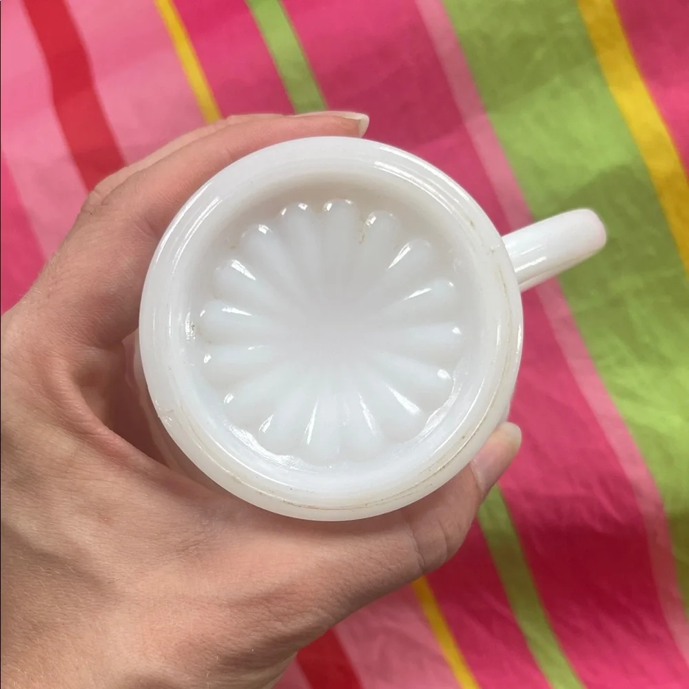 Vintage Bubble Glass White Milk Glass Creamer Cup - Picture 7 of 7